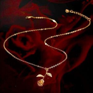 🌹 14k gold tone rose necklace